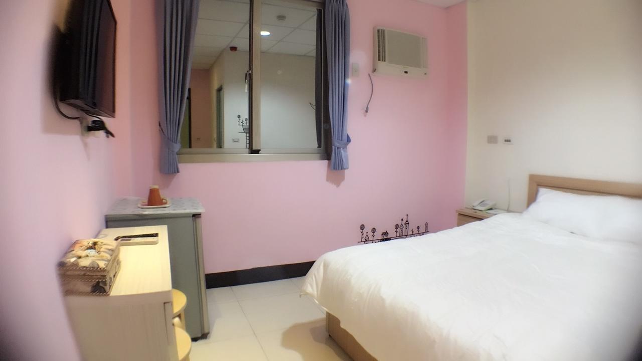 Hfun Hotel Каосюн Екстериор снимка
